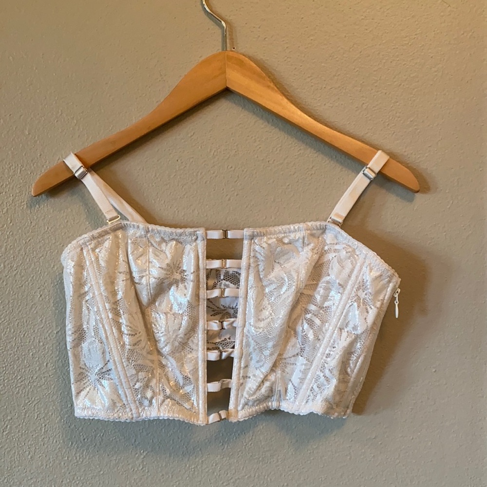 Victoria Secret Buste